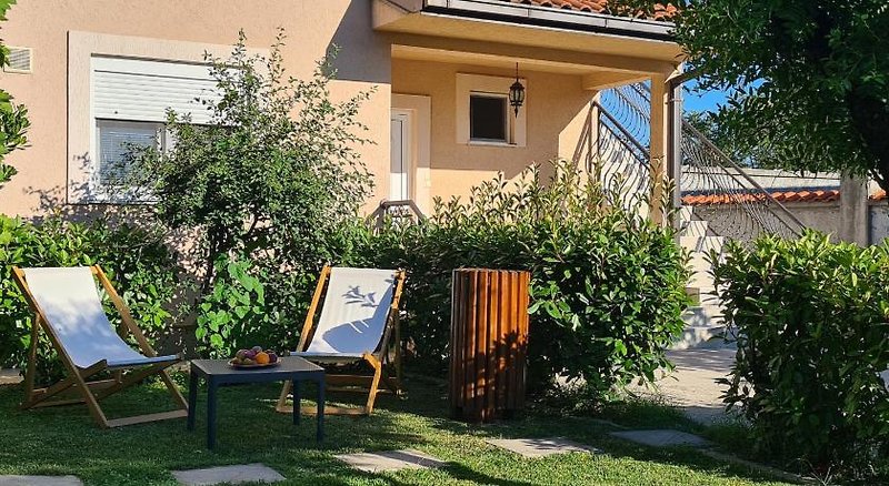 Apartments Aerodrom