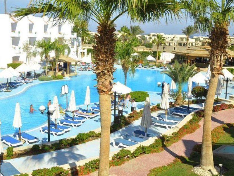 Ivy Cyrene Island Aqua Park Resort